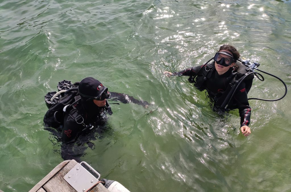 Kampfschwimmer sowie Pam.